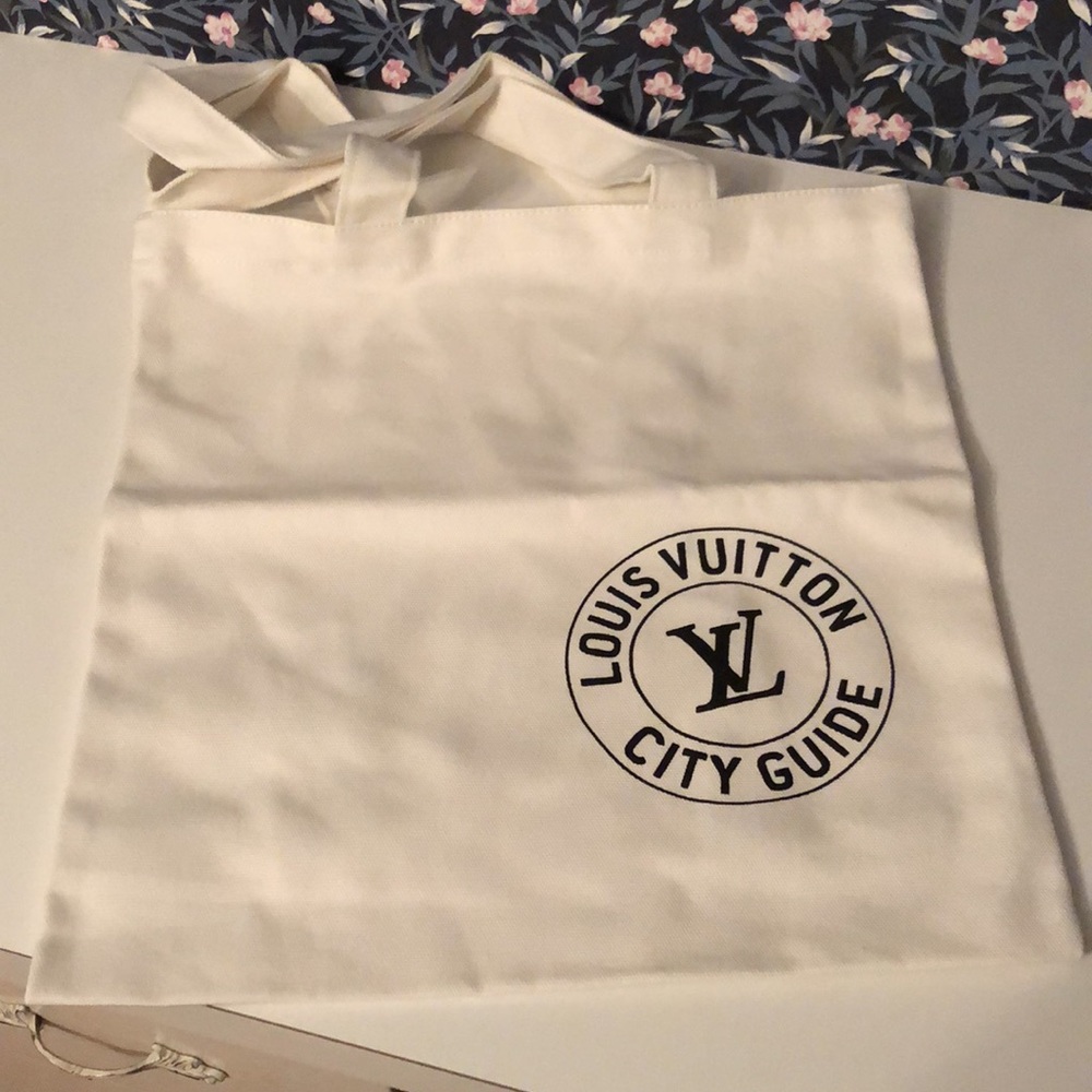 Louis Vuitton pop up bookstore canvas tote